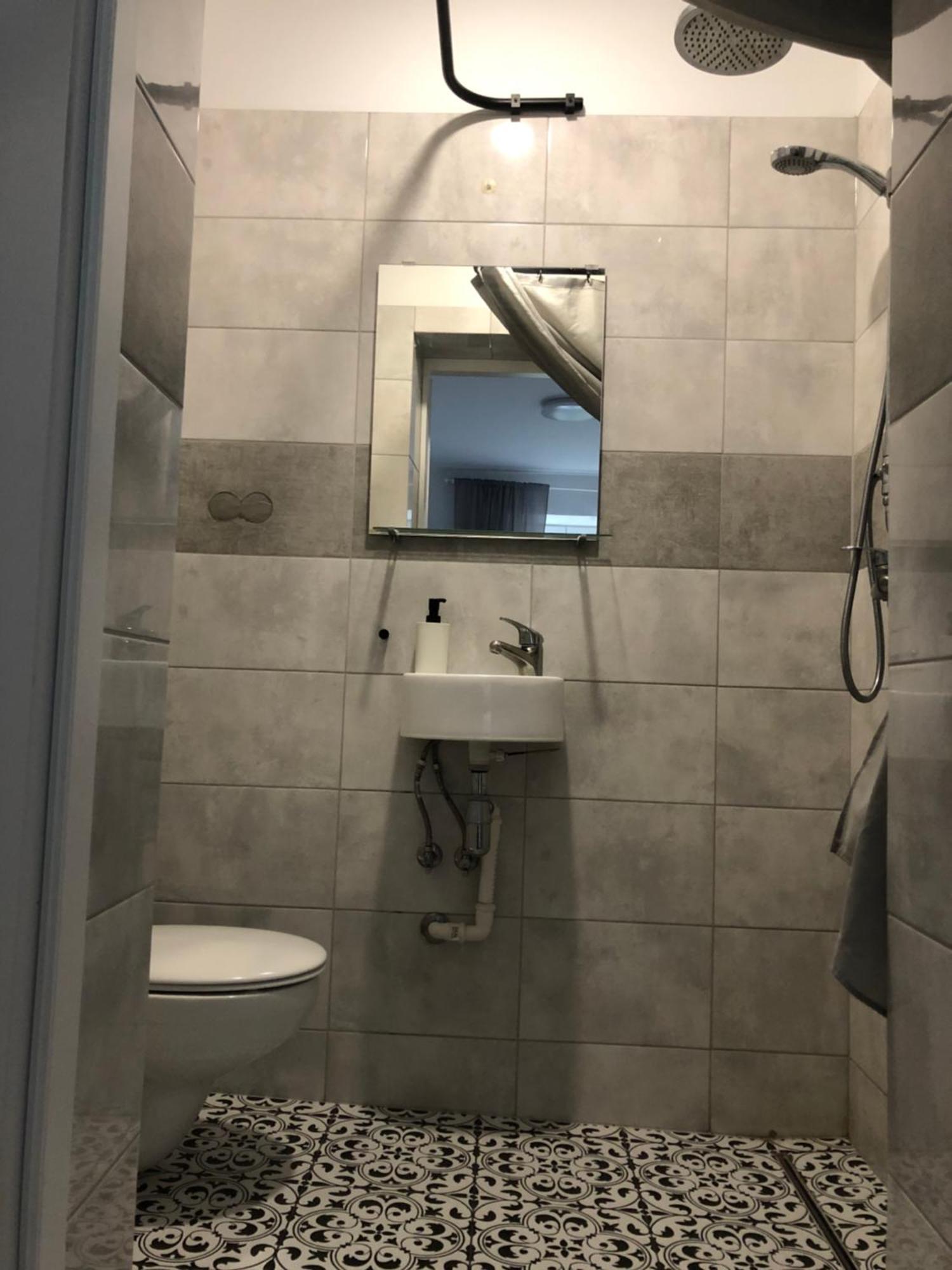 Paderewskiego 5 *